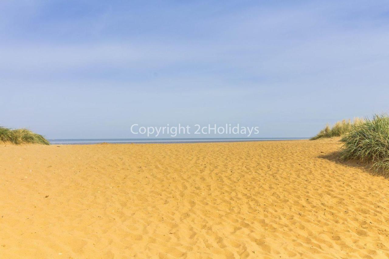 Hotel 8 Berth Caravan For Hire At Heacham Holiday Park In Norfolk Ref 21024F Esterno foto